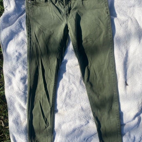 Levi skinny Jean olive - Picture 2 of 5